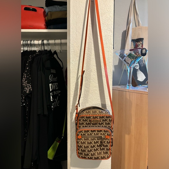 Michael Kors - Picture 3 of 6